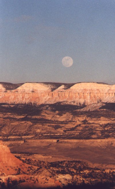 Moon rising over Bryce Canyon